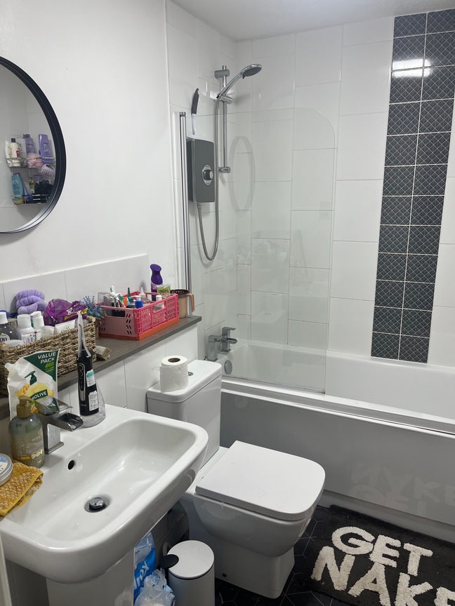 Single room available in M3, bills inclusive Main Photo