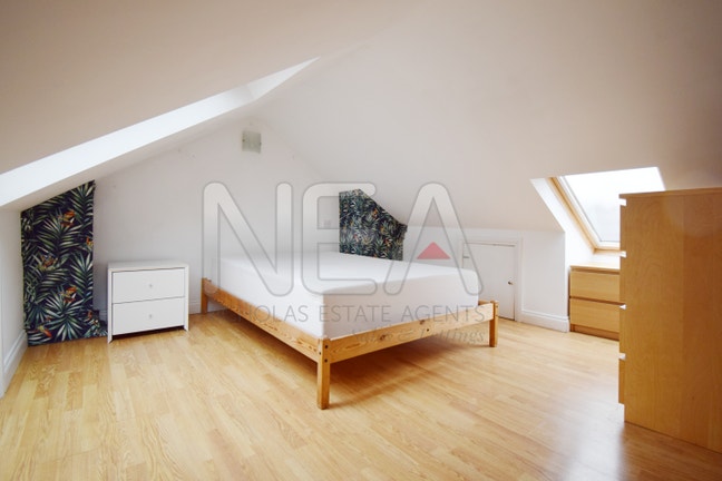 Four bedroom town house, Mason Street, Reading Main Photo