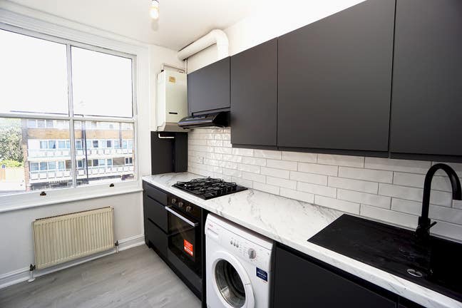 Sunny 3-Bed Flat Near King’s Cross Main Photo