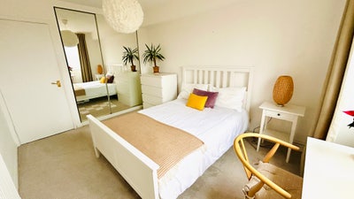 Quiet, bright room in South London, short rent Main Photo