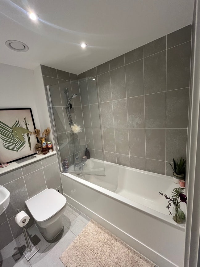 Double Room available Short Term Main Photo