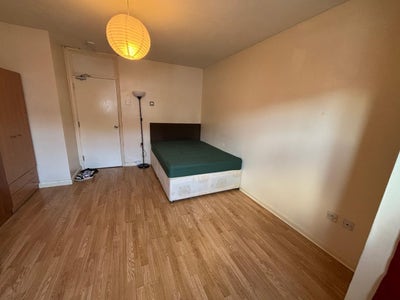 Spacious Double in E16 - Prince Regent Main Photo