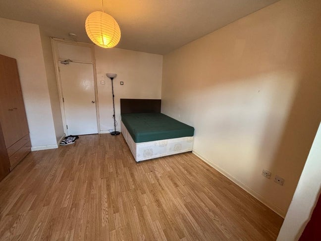 Spacious Double in E16 - Prince Regent Main Photo