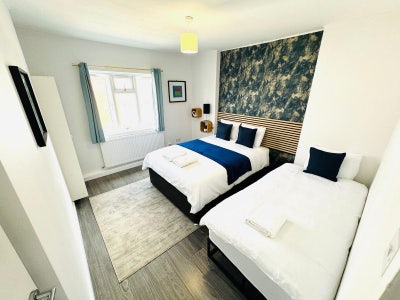 ✨🏡 2 / 3 Bedroom Flat – Acton Main Photo