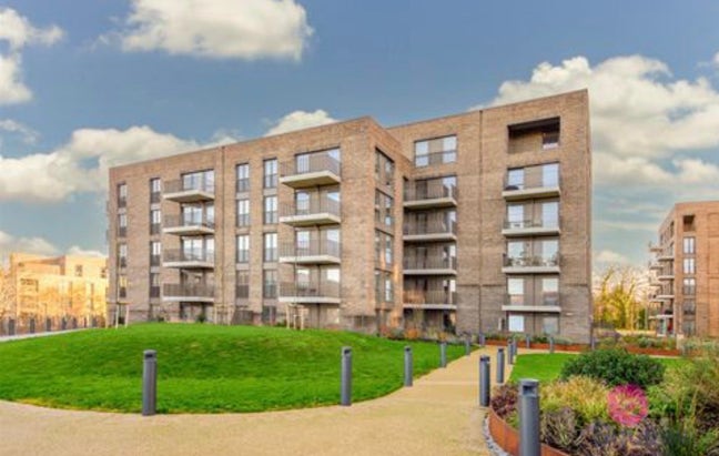 Two Bedroom Flat In Mill Hill Main Photo