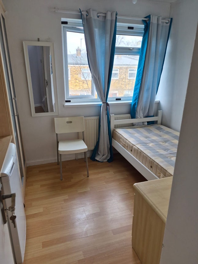 Single Room to Let in the Heart of Brixton Main Photo