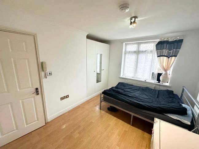 ***Double Room to Rent, N9*** Main Photo