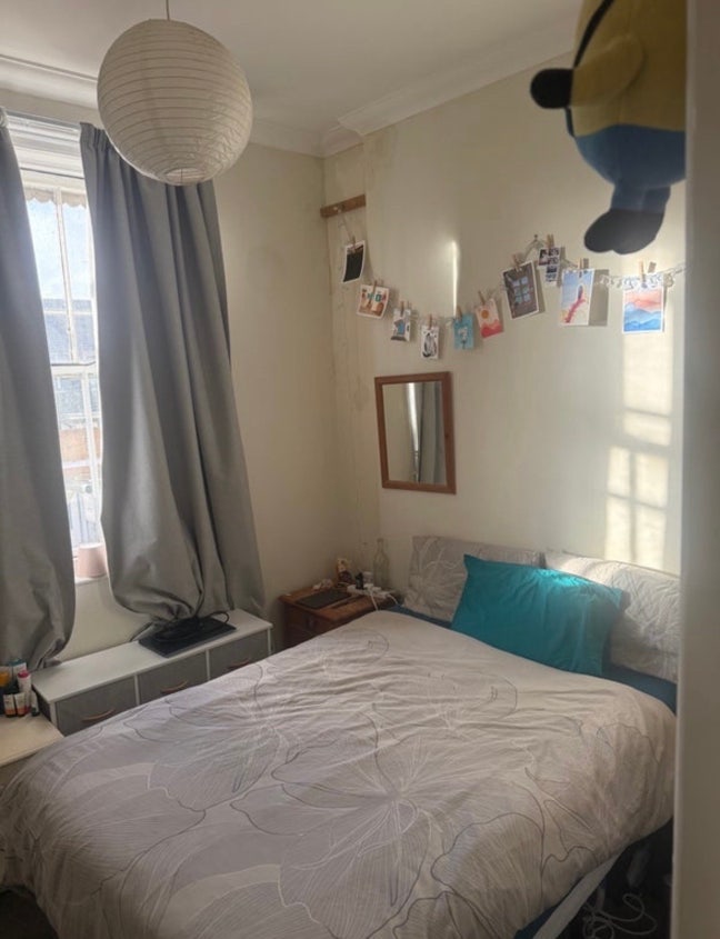  Charming Room Available Now  Main Photo