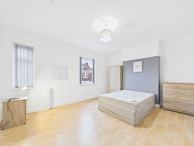 *Available* NG7 4 Double Rooms Fully Inclusive Main Photo