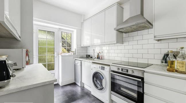 Large Bright Double Opposite Kew Gardens Main Photo