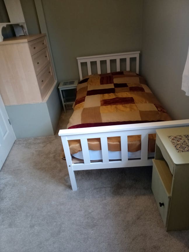 Single room in house long/short term. Main Photo