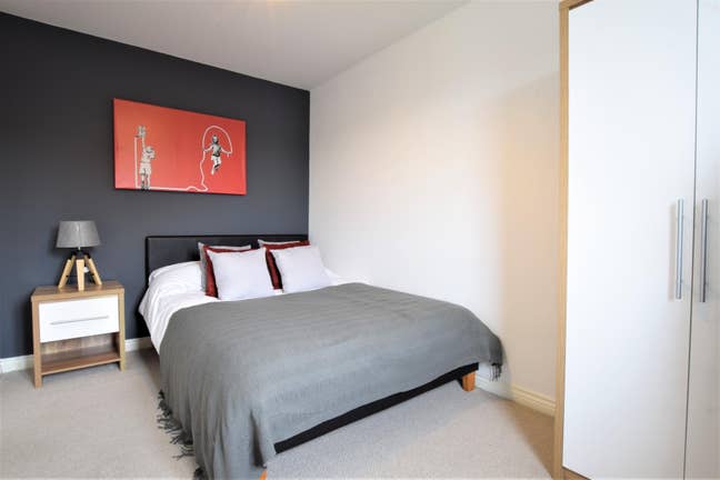 Double Room Near Bentley and Hospital with Parking Main Photo