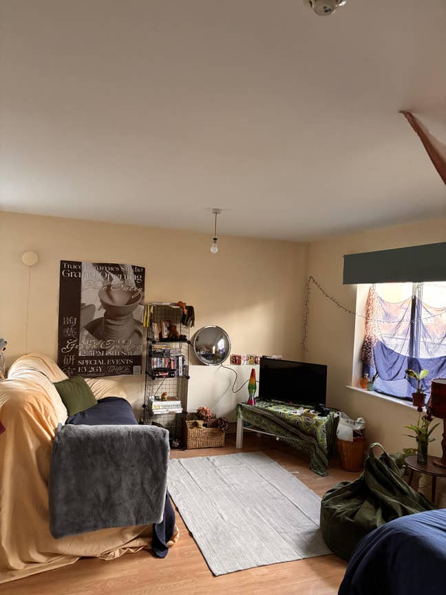 Huge Room in East London Main Photo