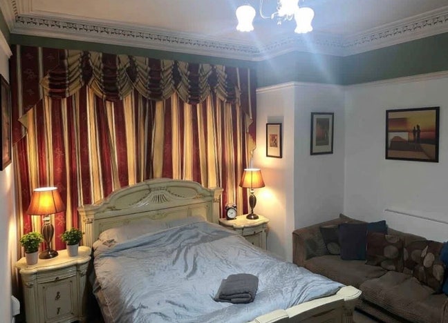 Beautiful Large Oversize Room - Furnished Main Photo