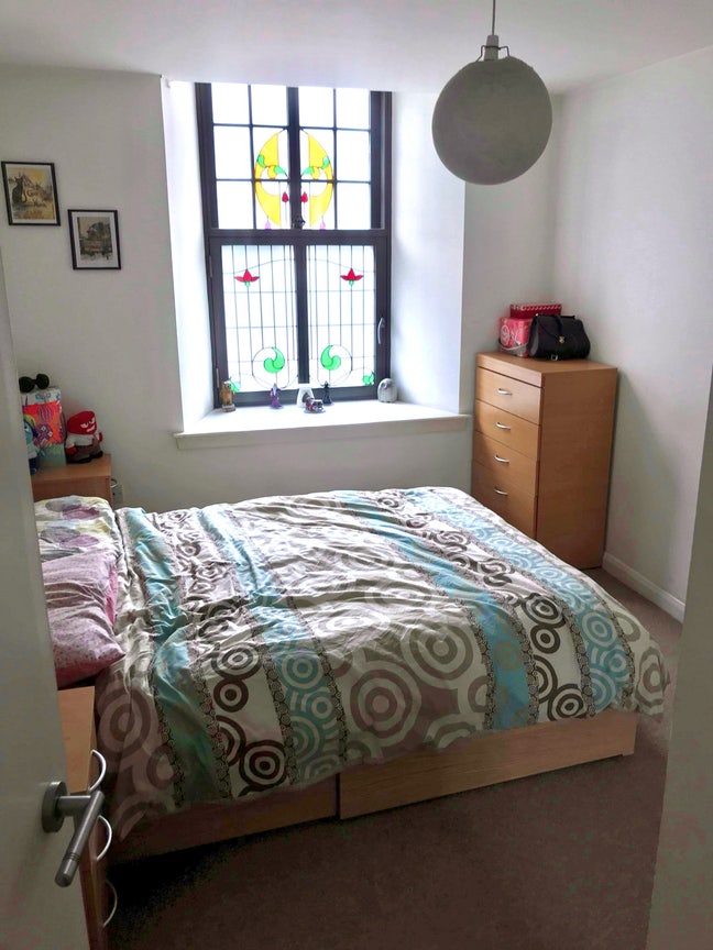 Spare room in city centre flat (Temporary) Main Photo