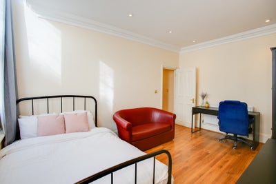 * Fully Furnished Double Room In Fulham Broadway* Main Photo