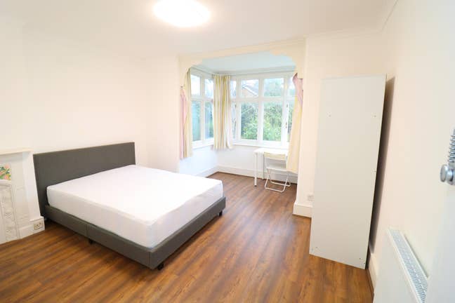 Amazing Villa Garden and Living Room Main Photo