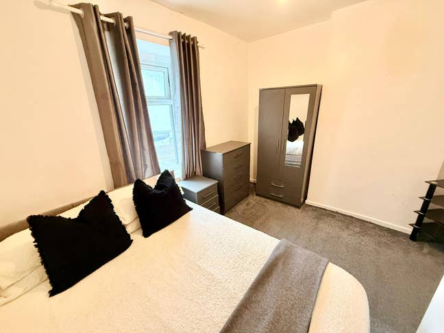 Double Room in Shared House - All Bills Included  Main Photo