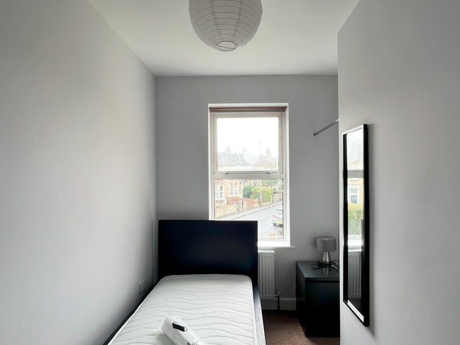 &pound;300 CASHBACK, Cheap Rent (&pound;142pw) - Oldfield Park Main Photo