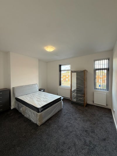 Room in a Shared House, Everleigh Street, LS9 Main Photo