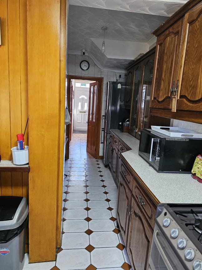 Room  near by slough train station 5 minutes tesco Main Photo