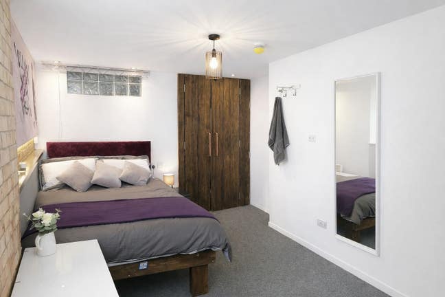 Stunning - Ensuite Room - Roof Garden! no fees Main Photo