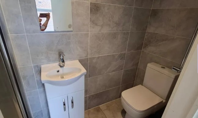 I’m looking for a female flatmate to share a room  Main Photo