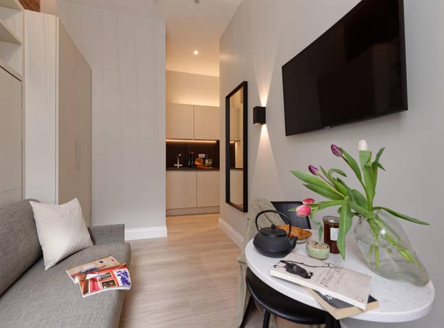 Bills Included, Shared Patio, Short/Long Lets 🔥 Main Photo