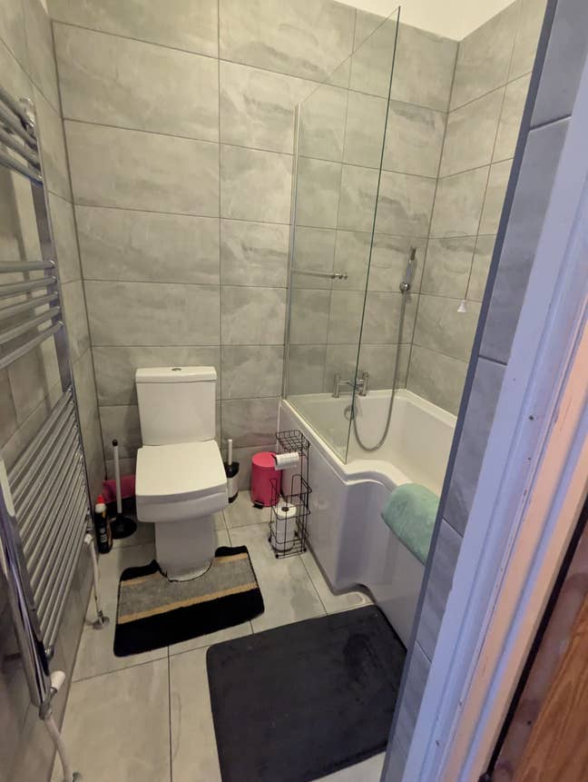 Room in a Shared Flat Main Photo