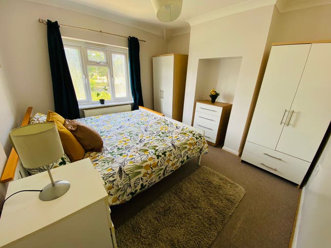 🏠 Double Room (single use) in East Acton – Zone 2 Main Photo