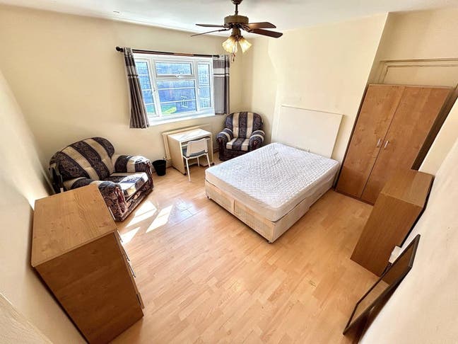 2 Double Rooms in Mile End, E1 -All Bills Included Main Photo