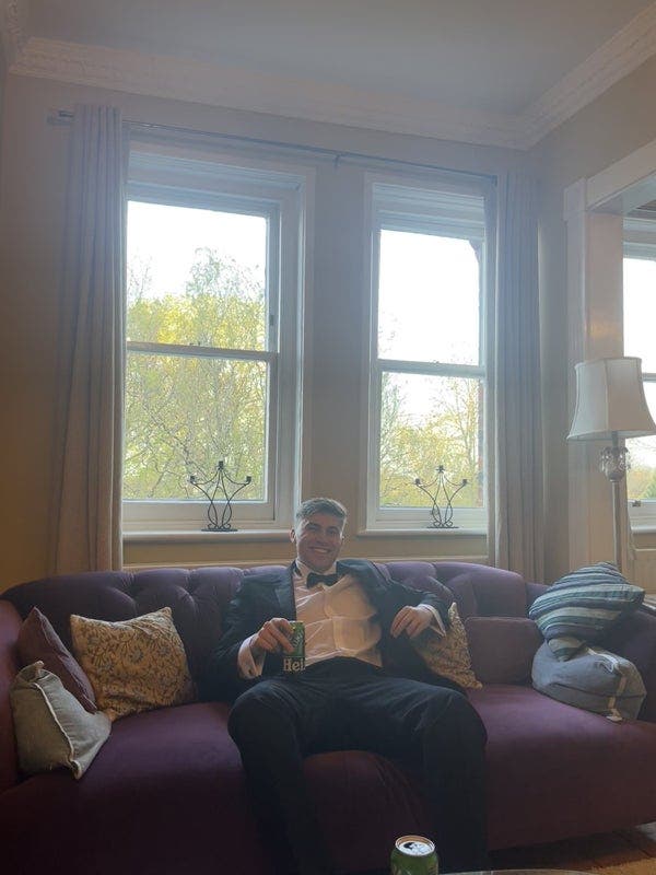 Professional starting new job in London Main Photo