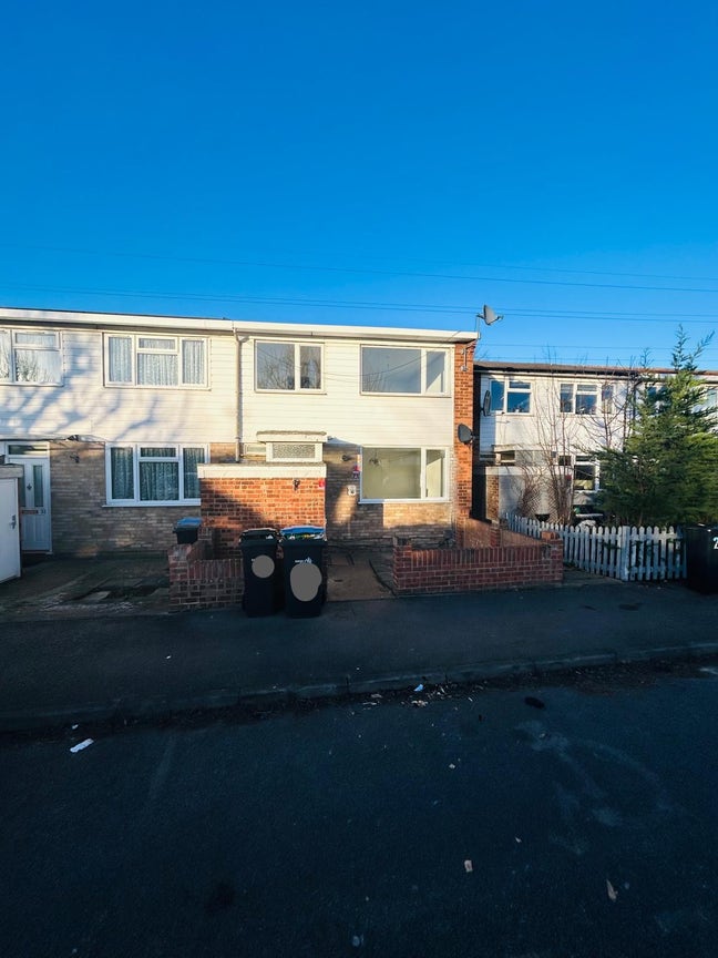 3 bed house  Main Photo