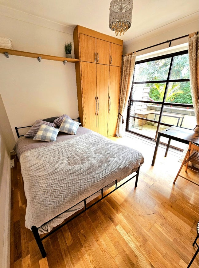 Whole 2bd Surrey Quays Stunning Apartment! Main Photo