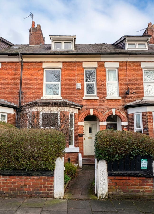 Chilled 4 Bed on Quiet Central Street Main Photo