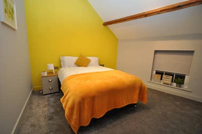 GL5 Swan Lane Main Photo