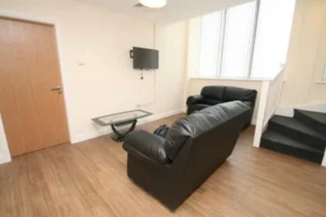 Room to let for short term Main Photo