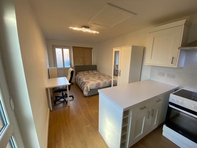 Furnished self-contained studio, kitchen & bath Main Photo