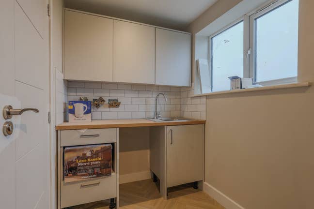 New Upcoming HMO in Oxclose - PE3 Main Photo