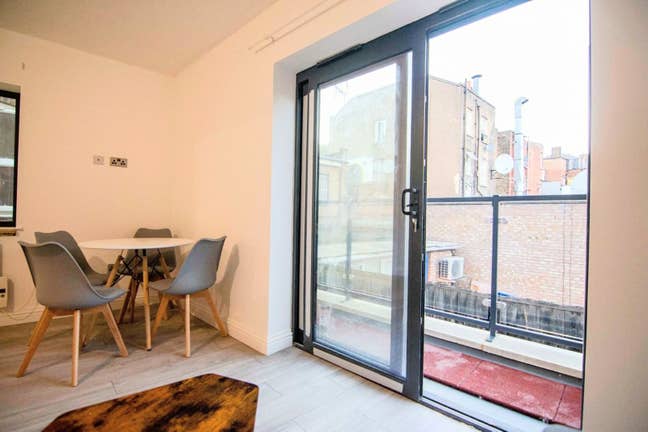 Fantastic 1 bed flat Sttamford Hill,great transpot Main Photo