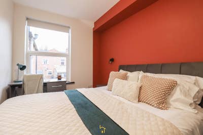Luxury En-Suite Rooms | Sweetbriar Rd LE3 Main Photo