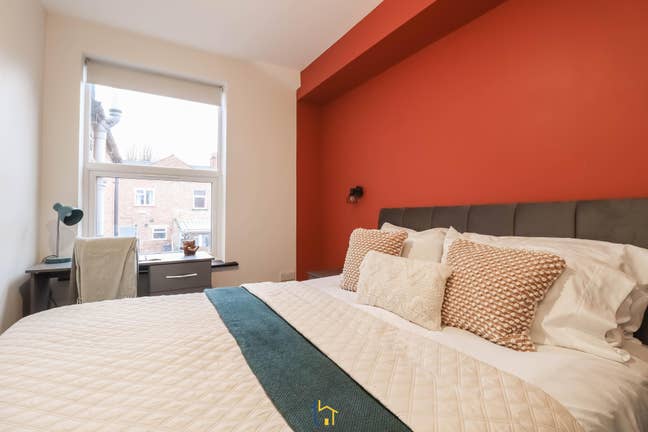 Luxury En-Suite Rooms | Sweetbriar Rd LE3 Main Photo