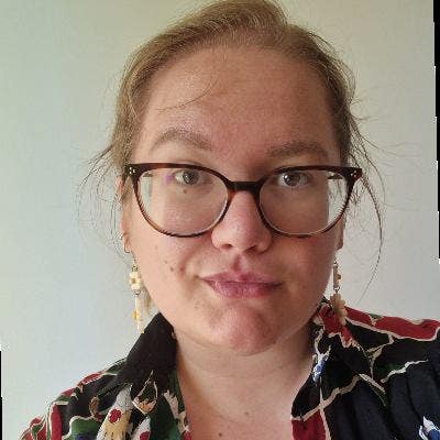 Looking for a room or buddy up Main Photo