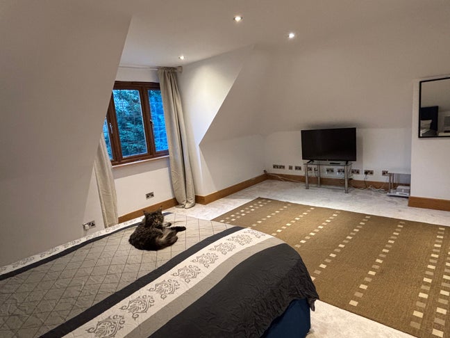 Two Bright Double Rooms in a Stylish 2-Bed House Main Photo