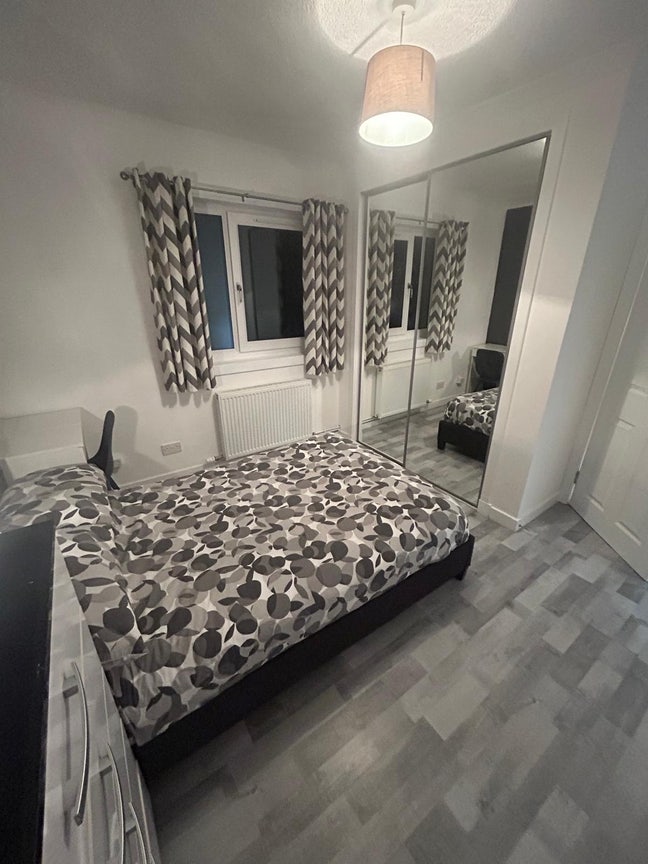 Fully furnished bedroom in Perth  Main Photo