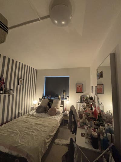 Comfortable room available ASAP Main Photo