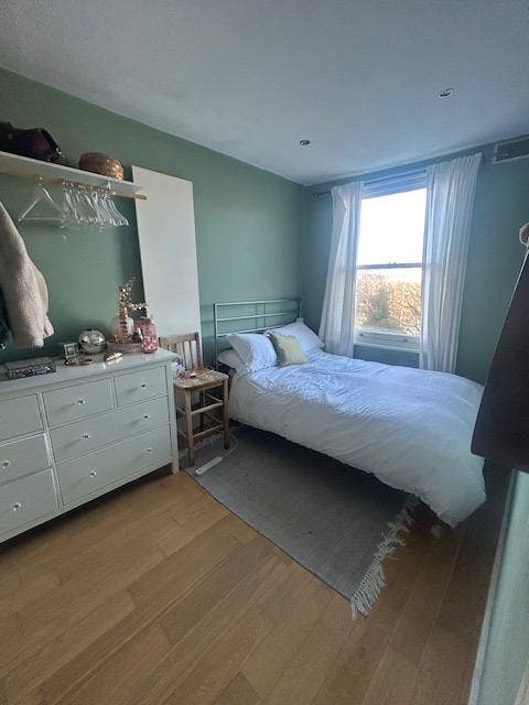 Beautiful Double Room in friendly flatshare! Main Photo