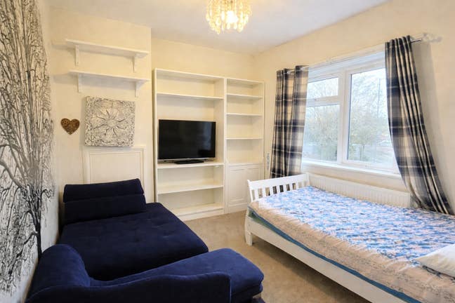 🐾 Bright Ground Floor Double Room | RM8 |  Main Photo