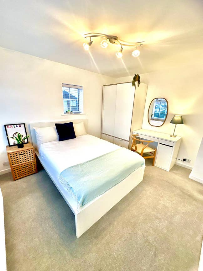 Bedroom to Rent -Huntington  Main Photo