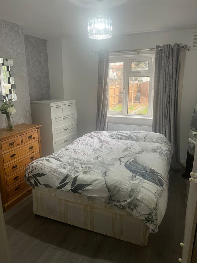  1-Double Room is available in E6 3QA Main Photo